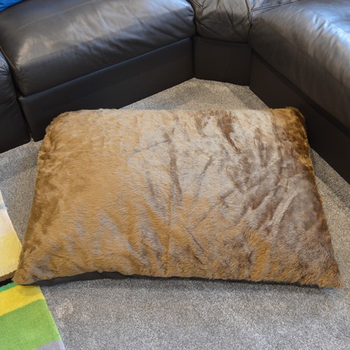 Large strong faux fur - large,